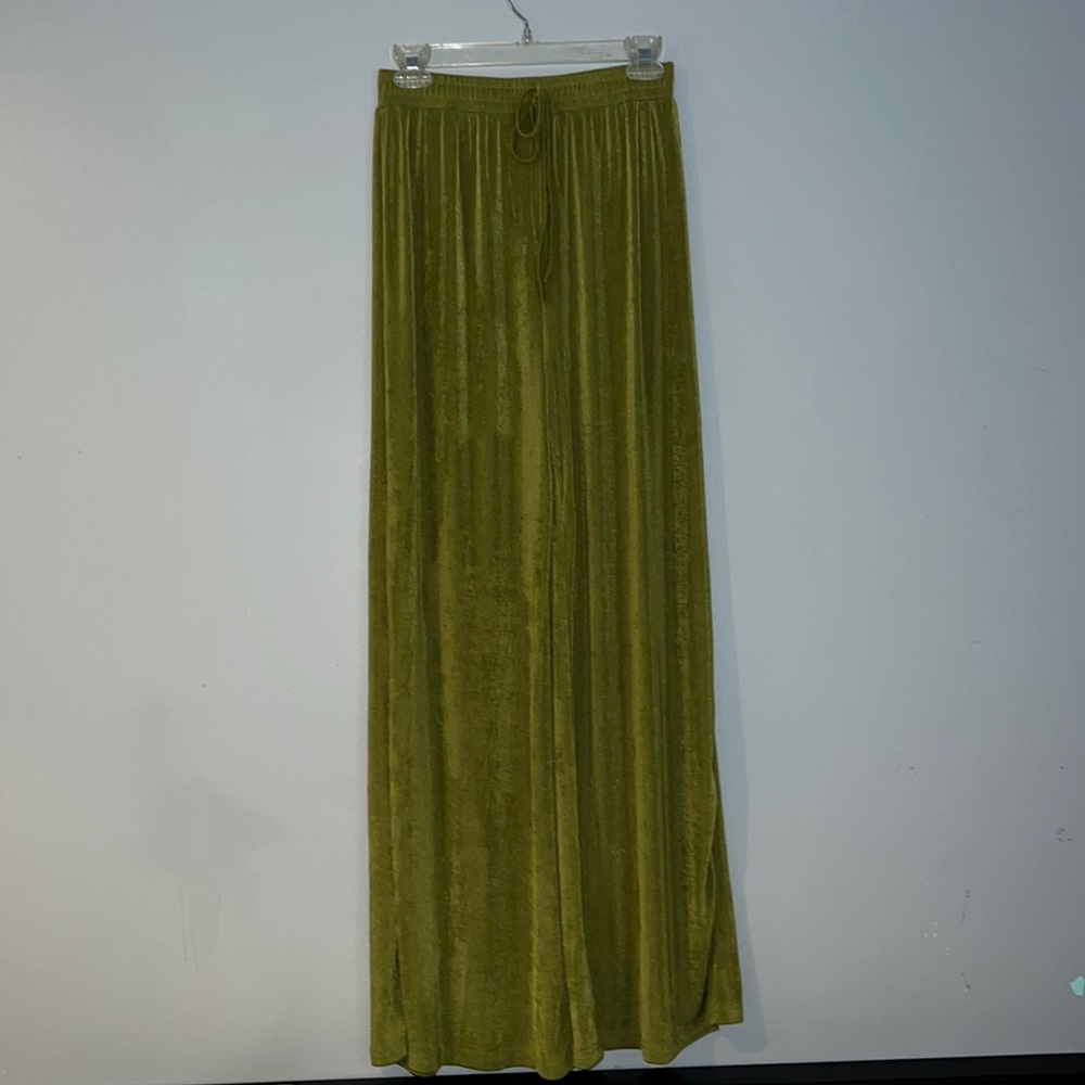 Green wide leg pants